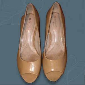 Naturalizer Beige Shiny Pump Heel Peep Toe